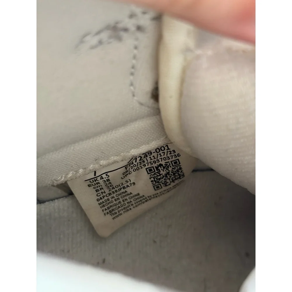Air Jordan 1 Retro OG‎ High Chrome Women's FN7249-001 Size 7 Silver